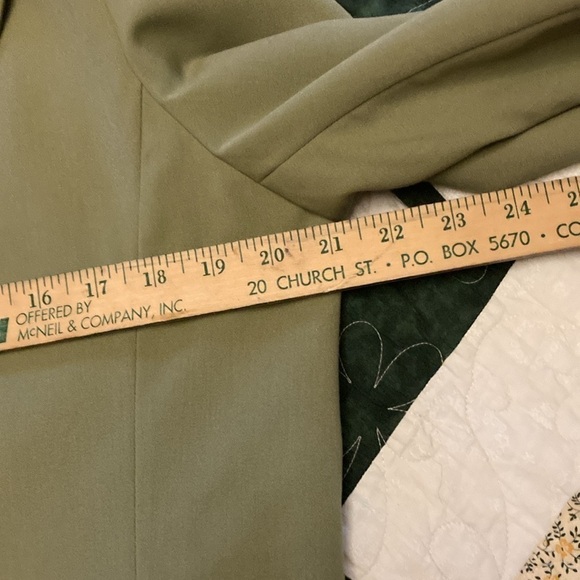 Chadwick’s of Boston woman’s sage green blazer size 14 - Picture 3 of 5